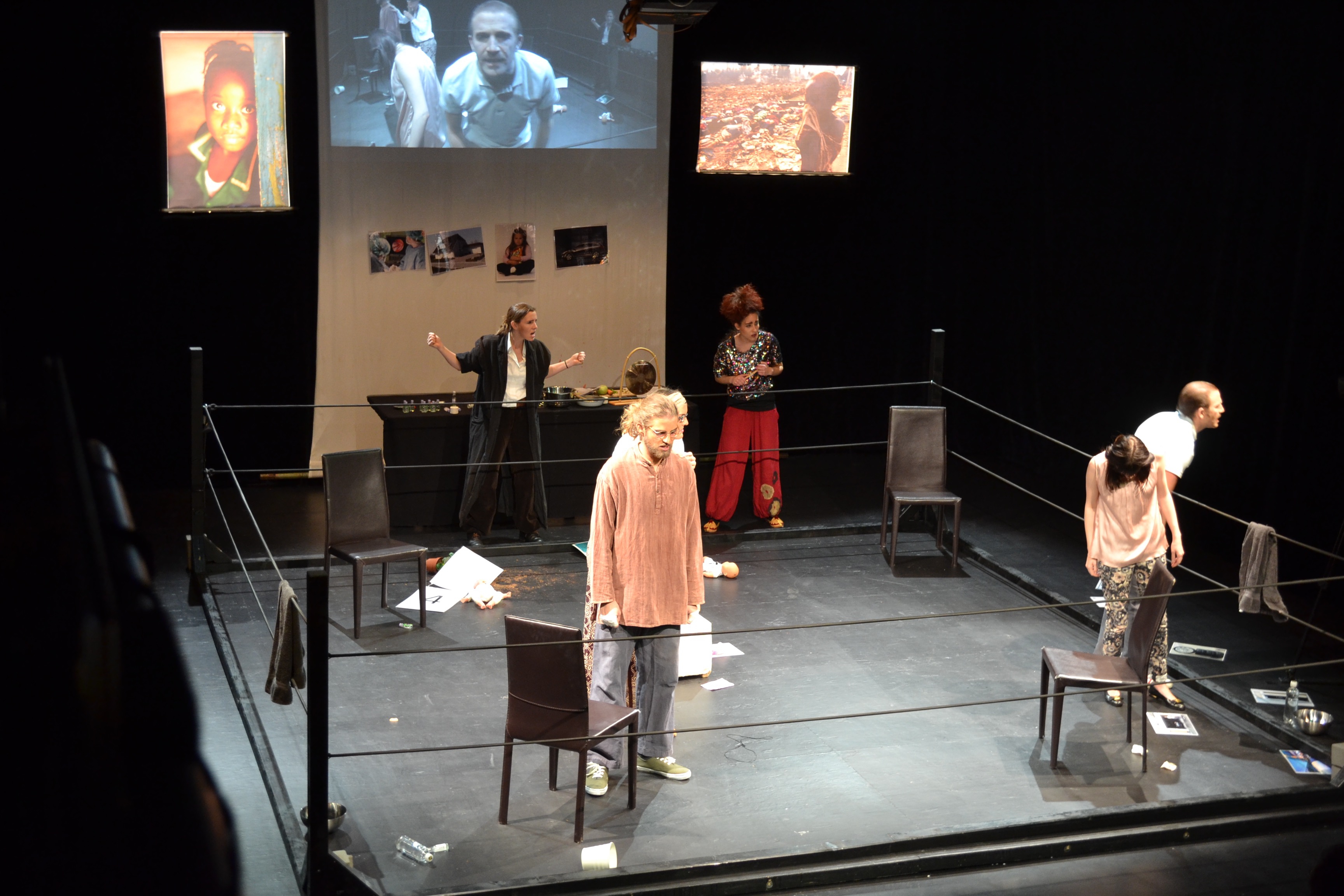 Bühnerei-Ensemble (Theaterjahr ab 18 Jahren) Bühnerei-Ensemble (Theaterjahr ab 18 Jahren)