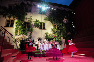 Viel Lärm um nichts, Klosterspiele Wettingen 2014 (Licht). Foto Alex Spichale