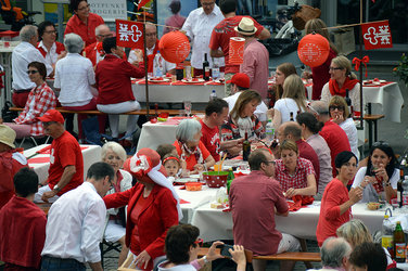Picknick in Rot-Weiss - 1
